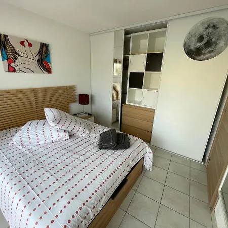 Naturist Port Ambonne Melrose View *
